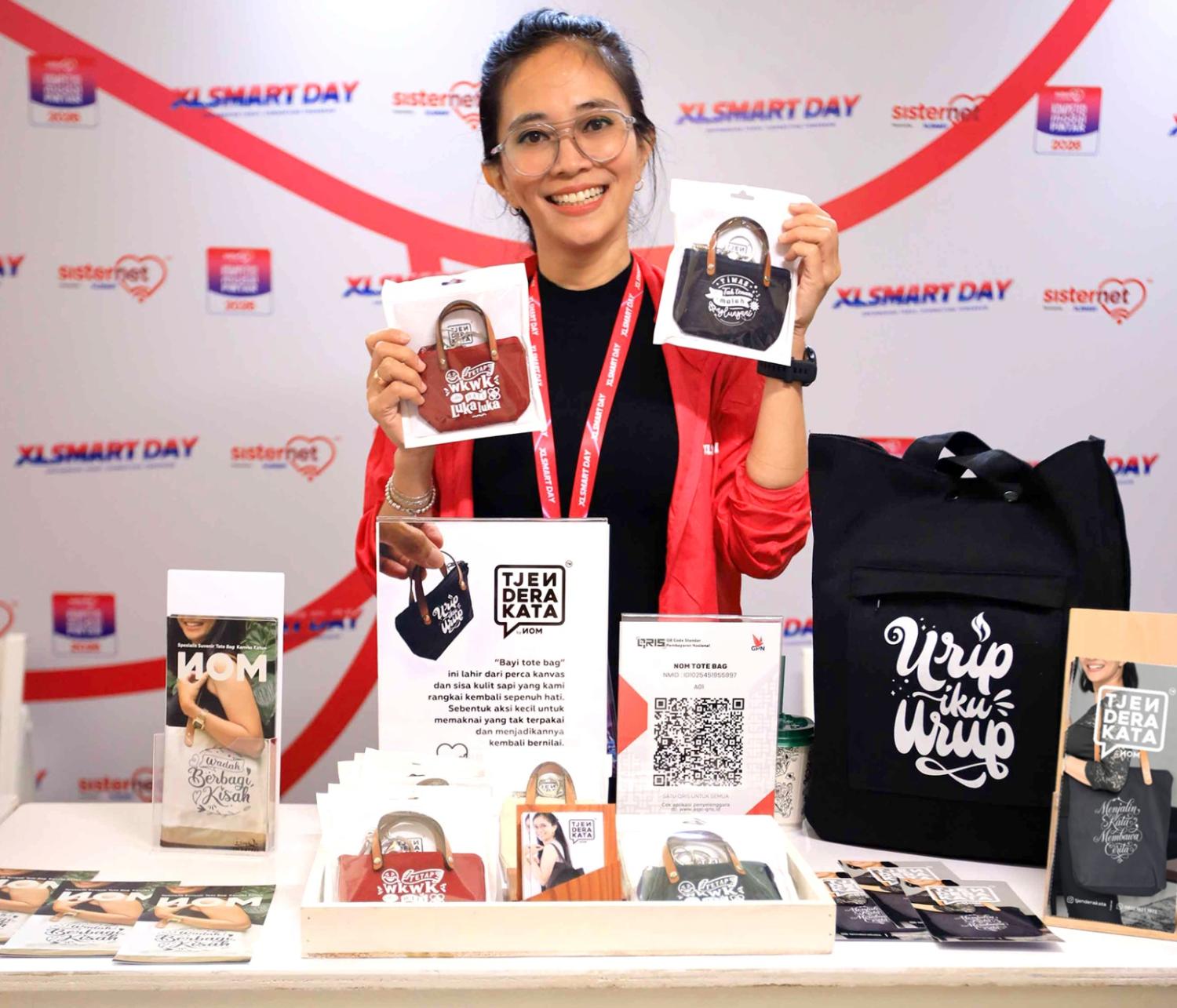 Showcase Souvenir Tote Bag Kanvas Berbahasa Daerah Tjenderakata